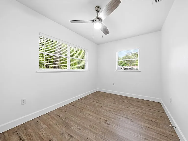 1009 Nebraska St — Photo 13