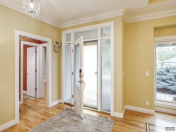 4th image of 14603 Ernst St