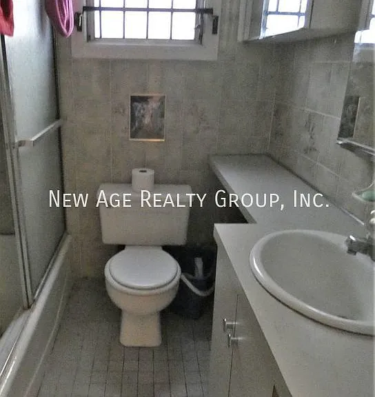1011 Federal St — Photo 7