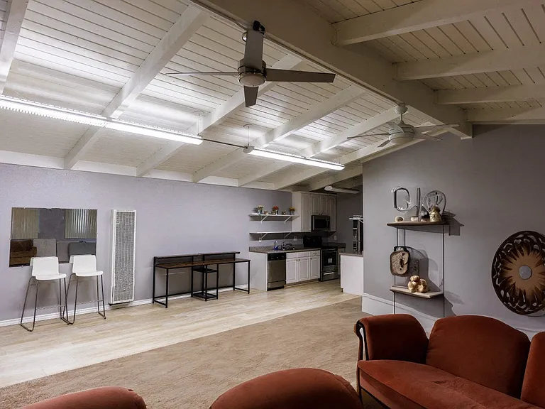 Amador Apartments — Photo 10