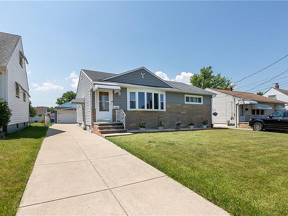 3rd image of 15913 Remora Blvd