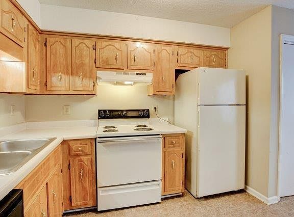 5th image of 3279 Tower Dr
