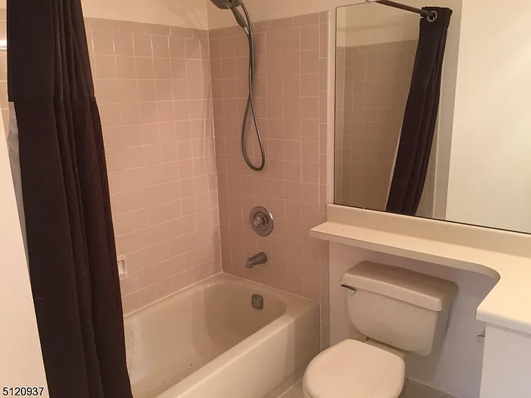 186 Potomac Dr — Photo 16
