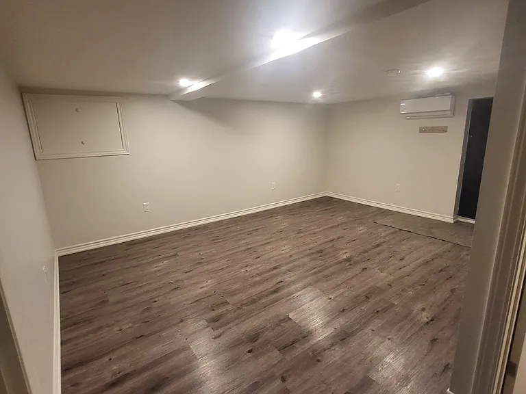1 Wychwood Rd #BASEMENT — Photo 8