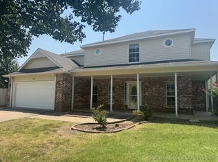 6413 E Commercial St, Broken Arrow, OK 74014
