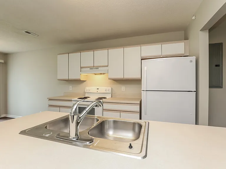 1464 Rochester Dr — Photo 8