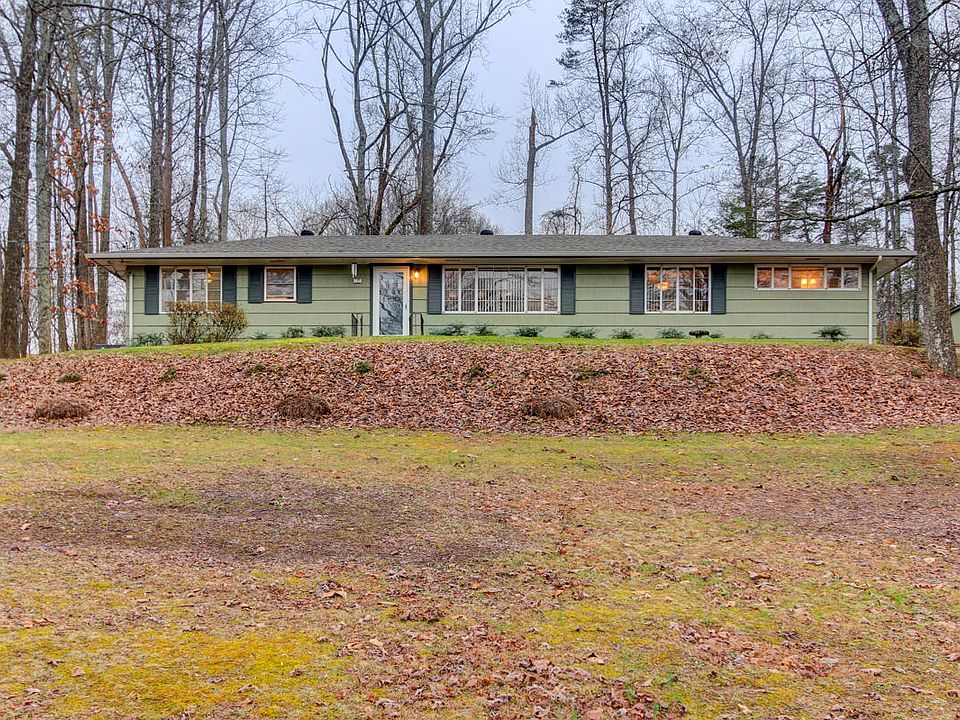 1st image of 5717 NE Parkdale Rd