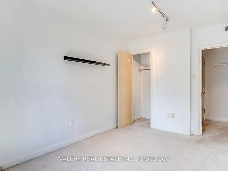 47 Ranleigh Ave #301 — Photo 16