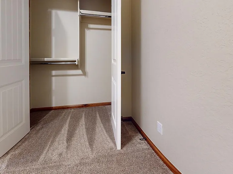 12832 Sierra Ln — Photo 16