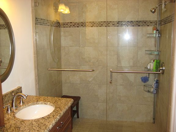 NEW MASTER WALK N SHOWER