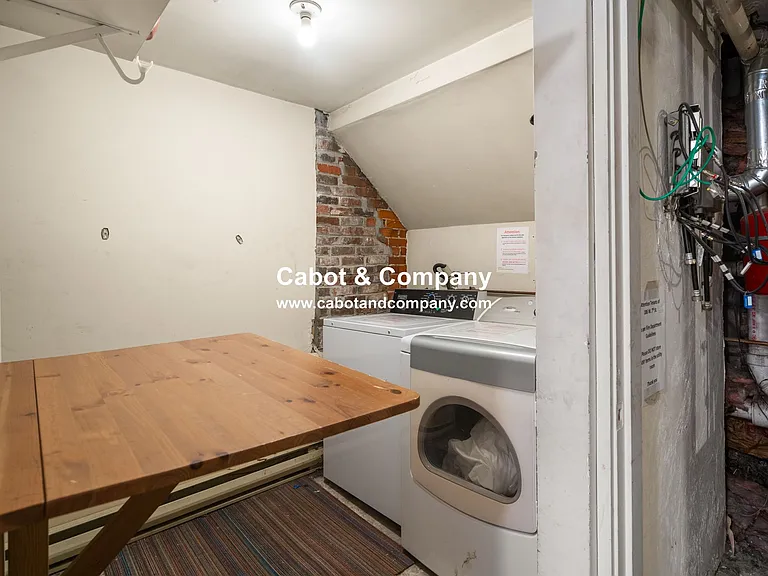 186 W 7th St #A — Photo 21