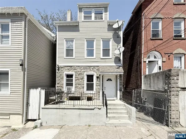 79 Godwin Ave, Paterson, NJ 07501