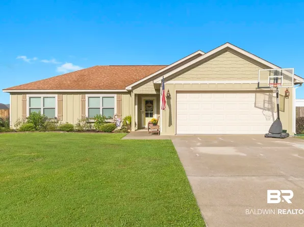 203 Lakefront Cir, Summerdale, AL 36580