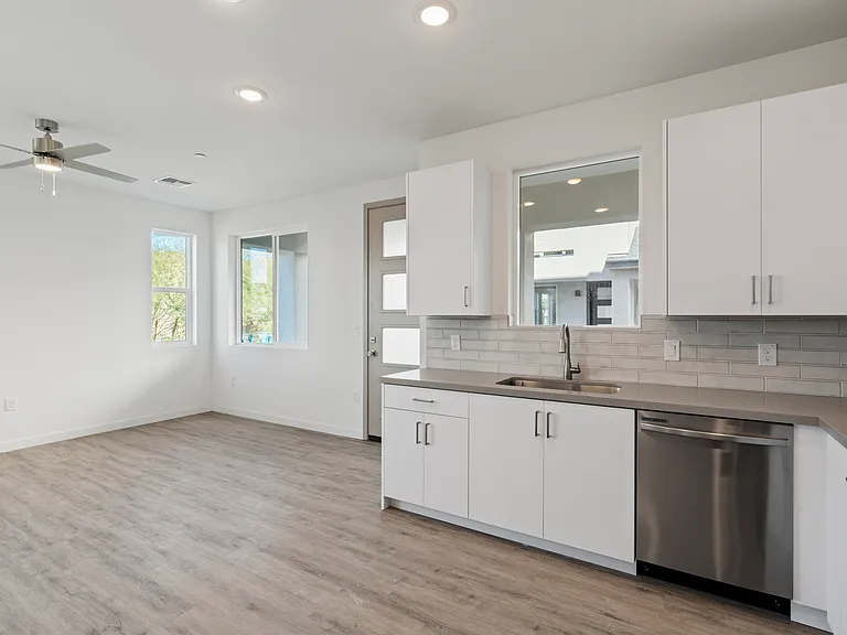 Agave Townhomes — Photo 100