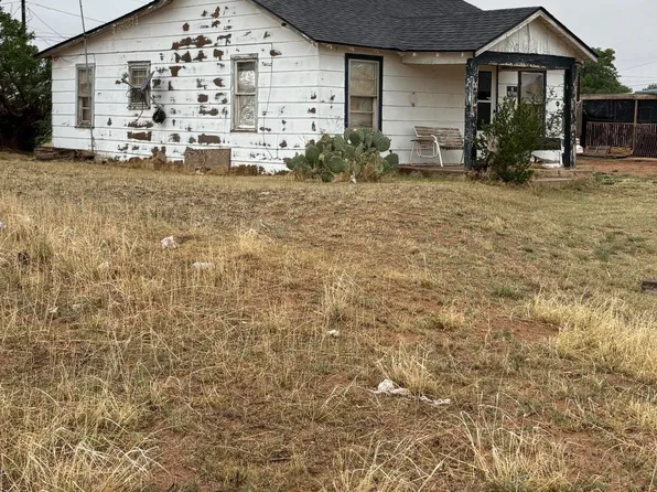 1007 N 2nd St, Brownfield, TX 79316