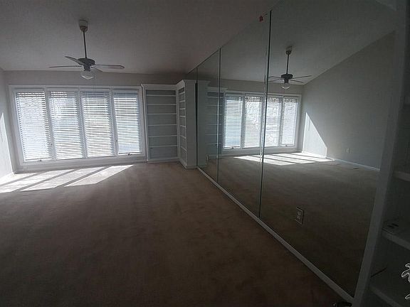 3rd image of 9992 Fairway Villas Ln