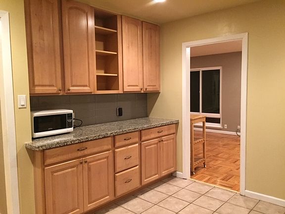 2nd image of 949 Higate Dr