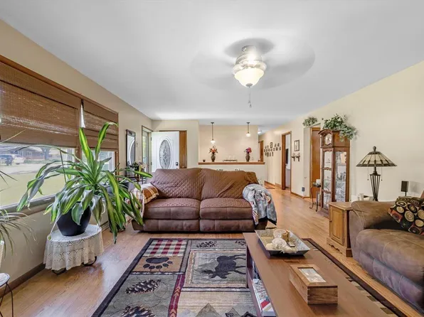 3005 South STREET, East Troy, WI 53120