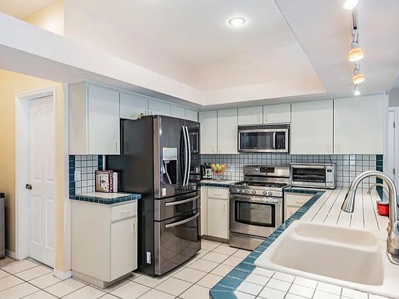 3rd image of 4013 Chadwick Ave #18196