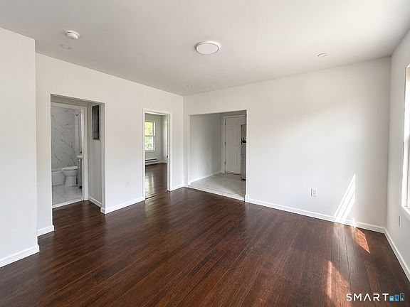 5th image of 10 Edwards Street