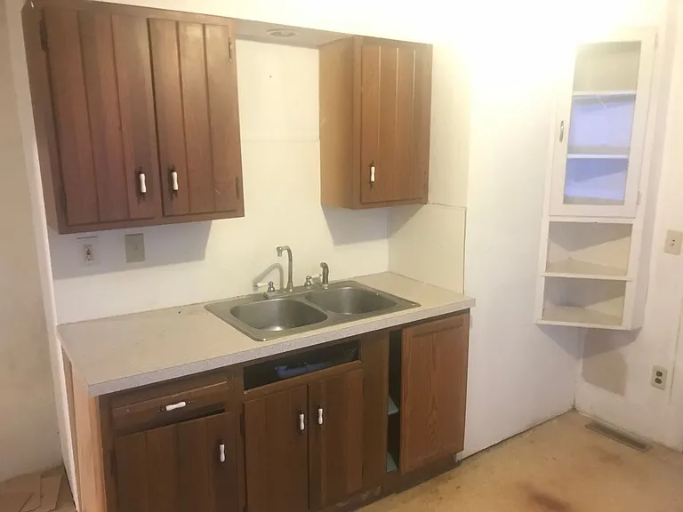 349 E Church St — Photo 10