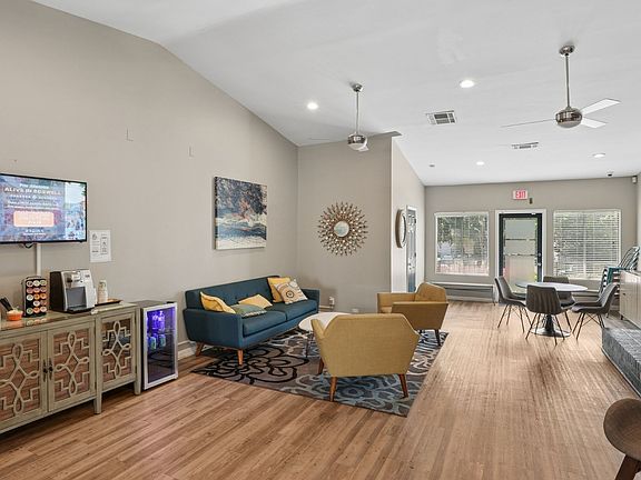 4th image of 7901 Roswell Rd #7939-C
