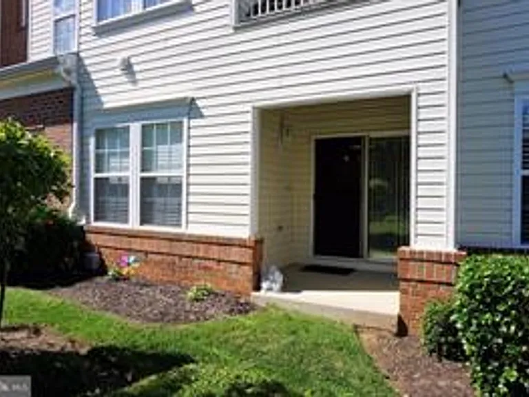 305 Willrich Cir #B — Photo 2