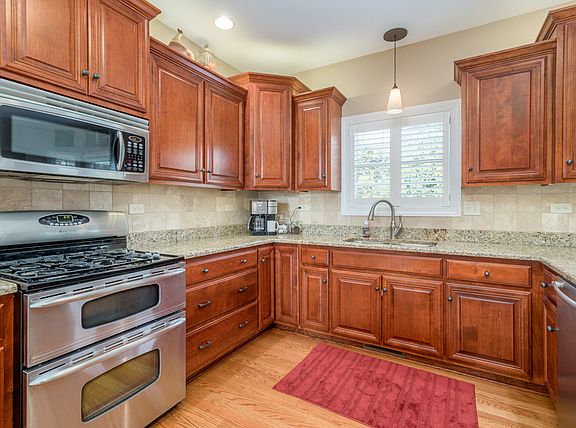 5th image of 21402 Westminster Ln