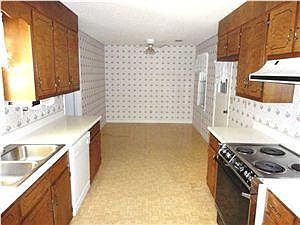4th image of 3845 Destin Ln