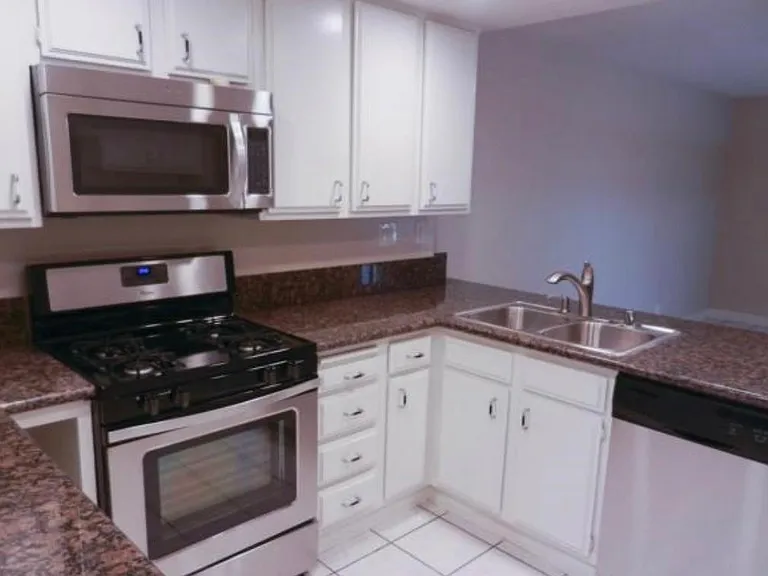 2669 Monterey Pl — Photo 4