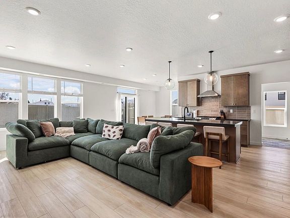 5th image of 1088 W Audrey Ln