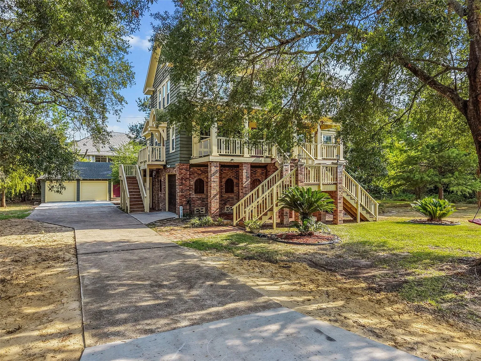 3 bed, 2.5 bath, 2354 sqft, $2,900 — Photo 3