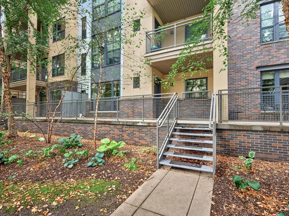 2565 Franklin Ave APT 102, Saint Paul, MN 55114