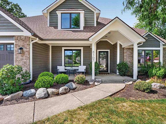 2nd image of 8307 Hunters Knoll Pl