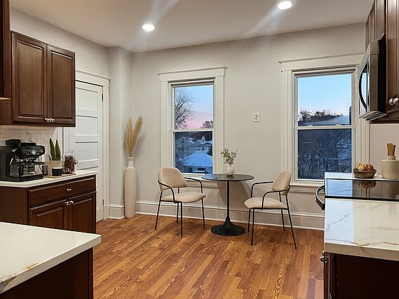 3rd image of 44 Oakwood Ave Floor 3
