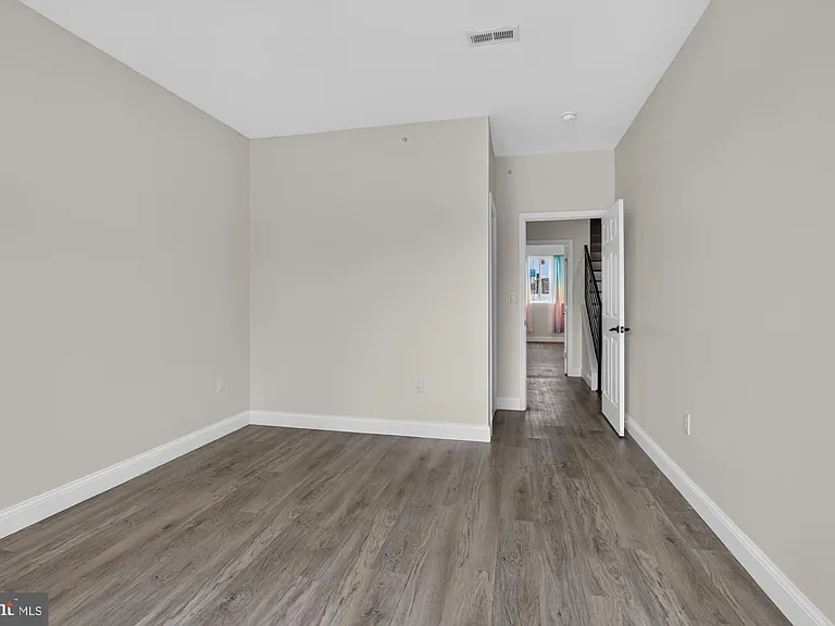 519 N 11th St #B — Photo 19