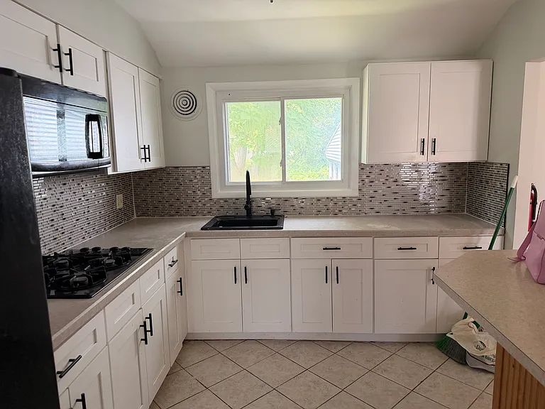 991 Sherbrook Cir — Photo 10