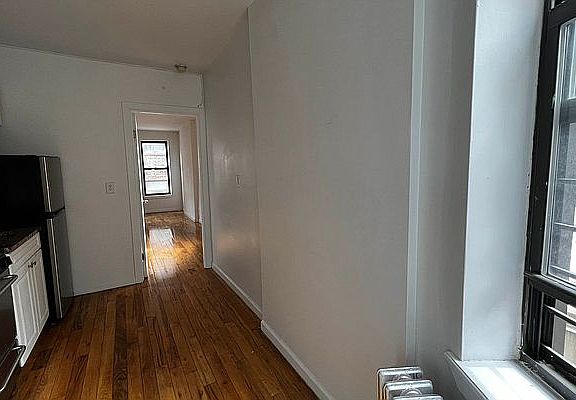2nd image of 367 W 35th St APT 20