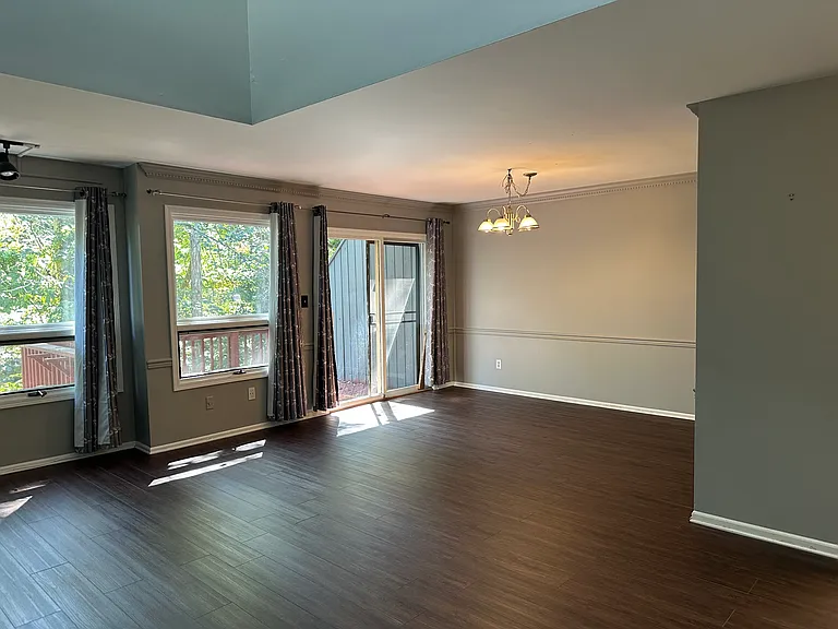 83 Bond St — Photo 42