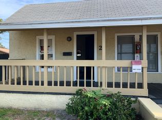 152 3rd St NW APT 2, Largo, FL 33770