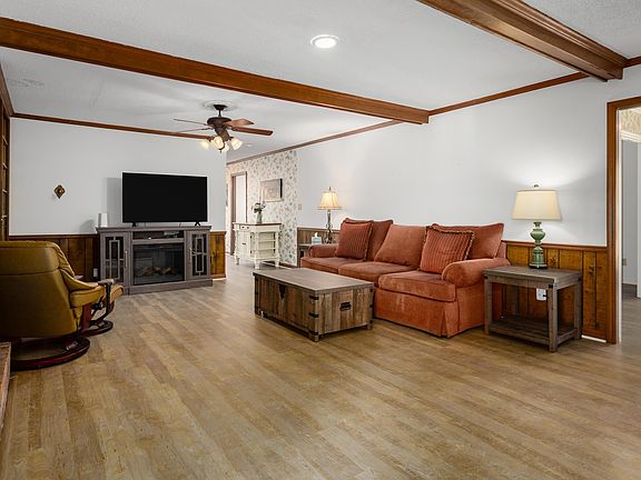5th image of 129 Regent Ln