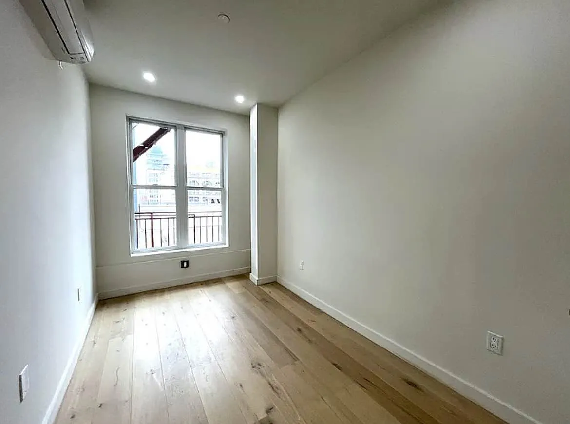 135 West 126th Street — Photo 4