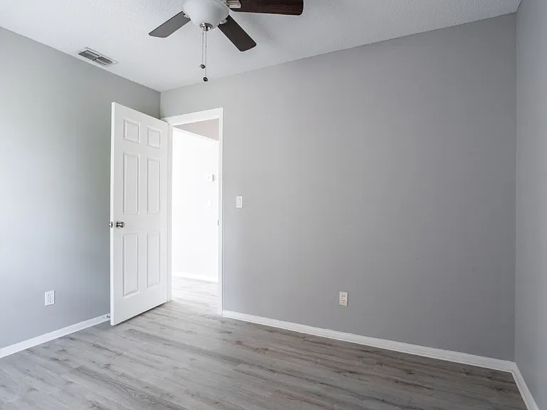 110 Riverraft Ct — Photo 14