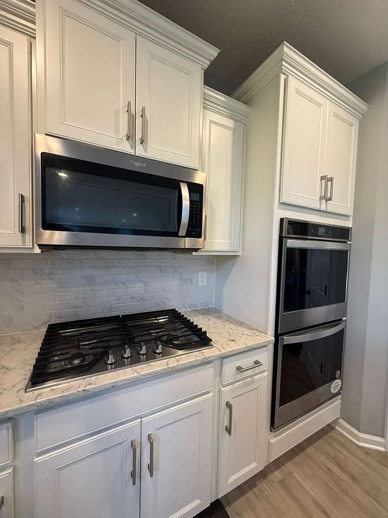 4 bed, 2.5 bath, 2922 sqft, $3,400 — Photo 3