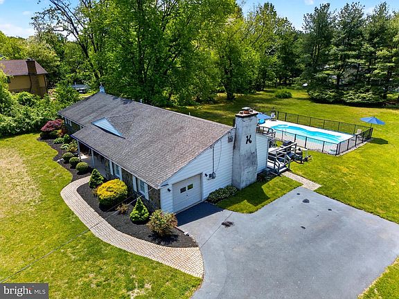 3rd image of 1121 Chelsea Rd