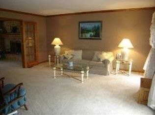 911 Whitewater Ln, Naperville, IL 60540