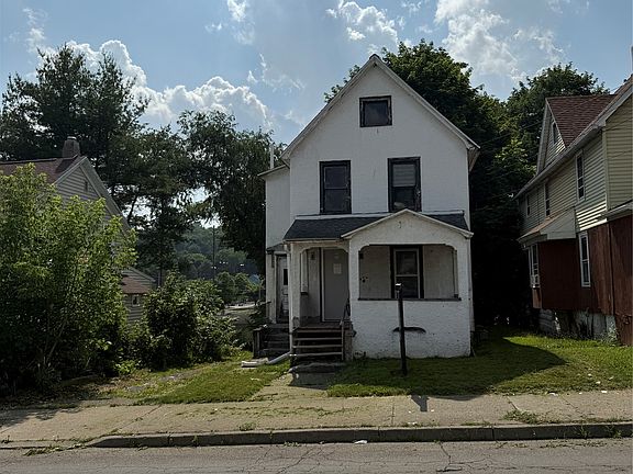 5th image of 105 Oak Hill Ave