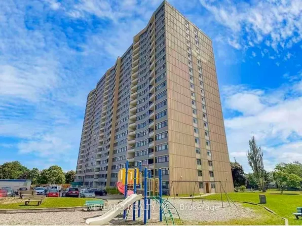 2050 Bridletowne Cir #303, Toronto, ON M1W 2V5