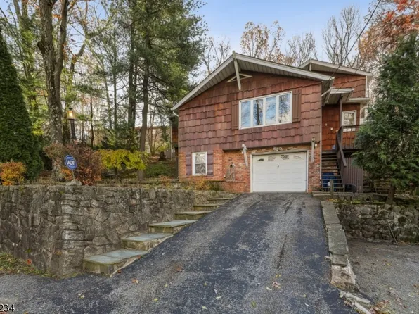 4 Woodlawn Ter, Jefferson Twp., NJ 07849