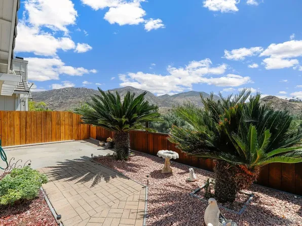 1111 Bitterbush Ln, El Cajon, CA 92019
